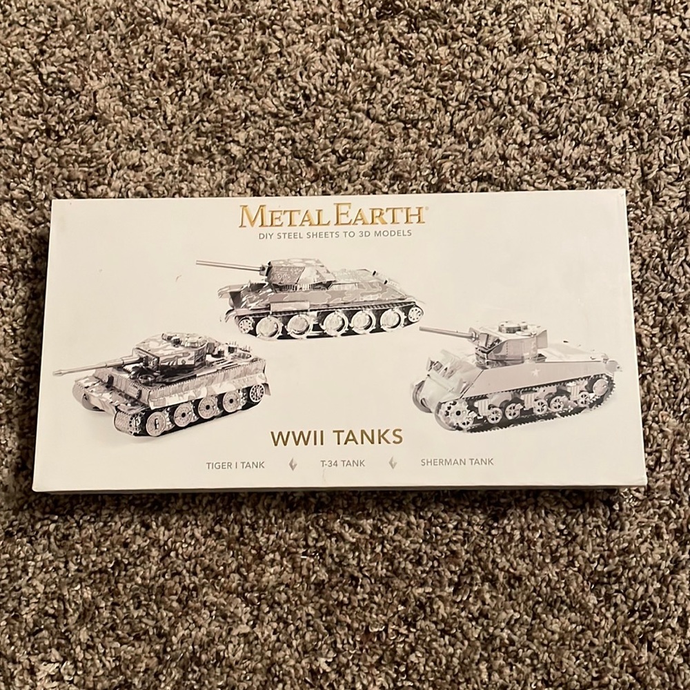 Metal Earth WWII Tanks